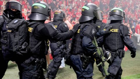 Policie po derby vyšetřuje i napadení sektoru hostí či poškození majetku, výtržníkům hrozí náhrada škody a doživotní zákaz