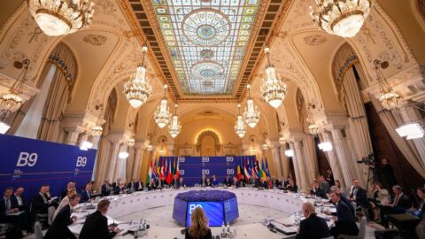 Východní křídlo NATO musí posílit protivzdušnou obranu, uvádí prohlášení lídrů