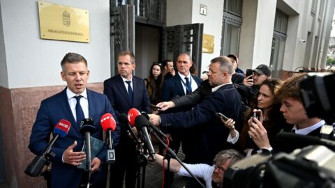 V Budapešti dokončili předání moci, bez Orbána, píše APA