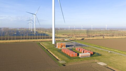 Kapacita obnovitelných zdrojů energie v Evropě vzroste o stovky procent, uvádí analýza