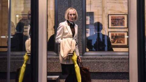Trump zaplatí 5 milionů dolarů Carollové. Nejvyšší soud zamítl jeho odvolání proti rozsudku o sexuálním zneužití