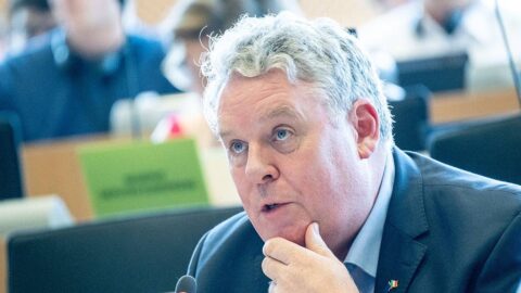 Irský europoslanec Mullooly: Důvěru si je třeba zasloužit, EU ji u zemědělců narušila