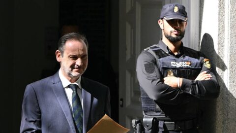 Španělský socialistický exministr byl odsouzen v covidové korupční kauze ke 24 letům vězení