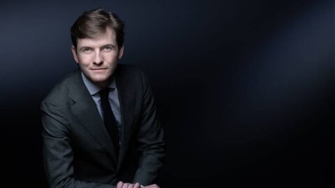 Odsouzení francouzského novináře: Soud vytvořil precedent použitím zákona na ochranu před online obtěžováním