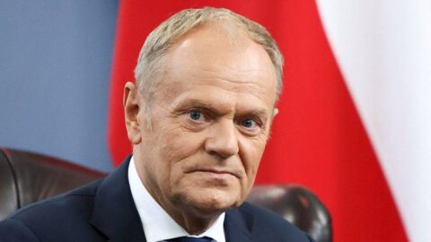 Polský premiér Tusk říká, že vražda karikaturisty by mohla být „státním terorismem“
