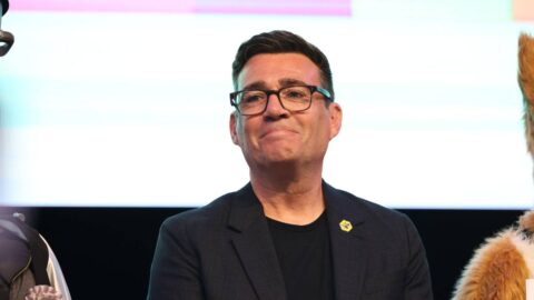 Burnham jednal s labouristy o svém možném zvolení do čela strany a britské vlády