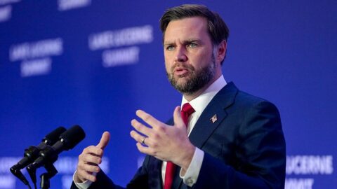 Írán souhlasil s návratem inspektorů jaderné agentury, řekl J. D. Vance