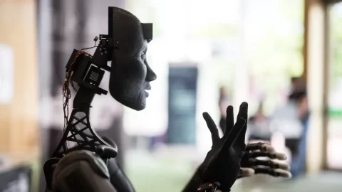 Hrozba AI, před níž varovala sci-fi, je už za dveřmi