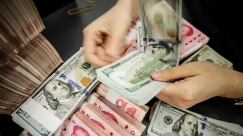 Čína zpřísňuje pravidla pro zahraniční investice a rozšiřuje kontrolu nad technologiemi a kapitálem