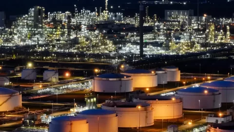 Evropě hrozí narušení dodávek energií kvůli pravidlům pro emise metanu, varují dodavatelé ropy a plynu