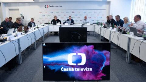Rada ČT chce od vedení televize krizové scénáře kvůli vládní změně financování