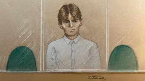 Norský teenager najatý zločineckou sítí napojenou na Írán měl spáchat vraždu v Británii, tvrdí žalobce