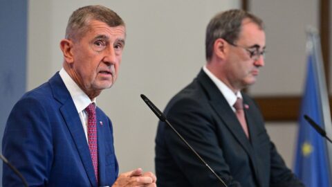 Vláda dnes schválila zapojení Česka do unijní půjčky SAFE na vojenské vybavení