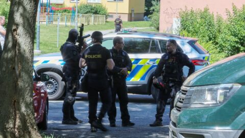 Policie zasahovala proti střelci v Ostravě, zranil ženu, pak ho našli mrtvého
