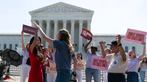 Nejvyšší soud odmítl Trumpovu snahu omezit zisk občanství dětem narozeným v USA