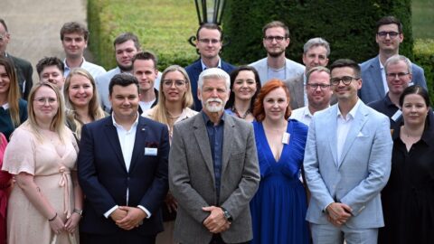 Promo akce, nebo skutečný zájem? Jak se na pozvání prezidenta dívají mladí politici