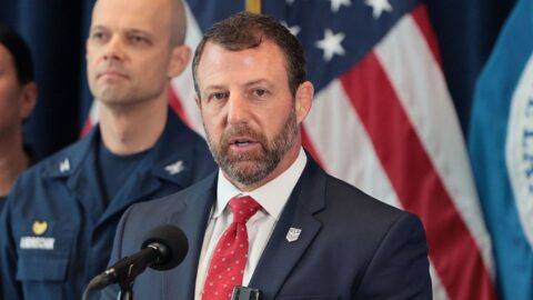 Ministerstvo vnitra USA chce od států volební opatření, jinak nevyplatí dotace