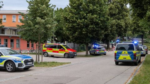 Po útoku na gymnáziu v Bavorsku je několik zraněných, informují německá média