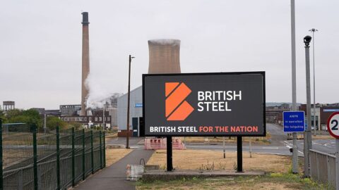 Čína se ohradila proti rozhodnutí Británie zestátnít ocelárnu British Steel