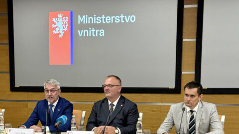 „Musíme reagovat na nové typy hrozeb.“ Podle navrhované legislativy by drony mohli ničit i pracovníci kritické infrastruktury