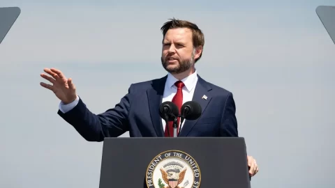 Agent Tajné služby z ochranky J. D. Vance je vyšetřován kvůli únikům informací