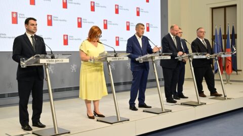 Vyhodnocení plnění programu vlády čítá 978 položek, splněno je 195, uvedl Babiš