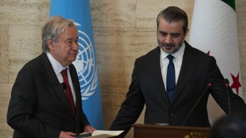 Do Damašku přijel šéf OSN António Guterres, jde podle něj o solidární návštěvu