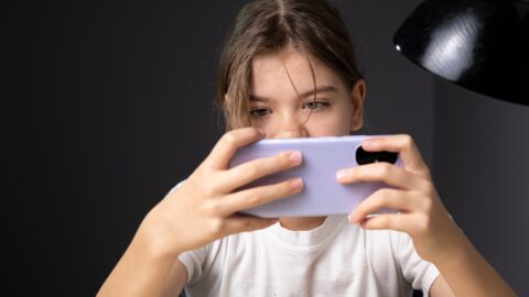 Obrazovky a psychika dětí: malé, ale důsledné souvislosti. Co říká nejnovější věda