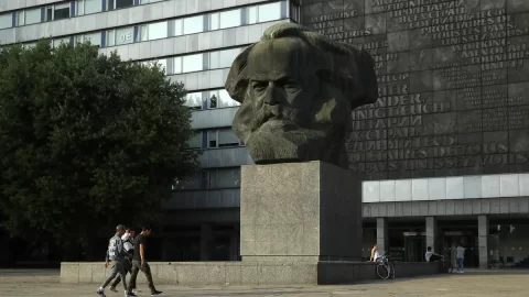 Dvanáct zjevných skutečností marxistického socialismu